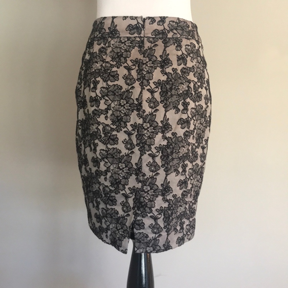 ❎DONATED❎ Ann Taylor Floral Pencil Skirt